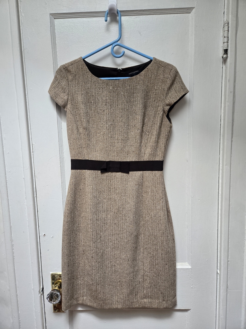 Banana Republic Tan Sheath Dress with Black Belt - Picture 2 of 6